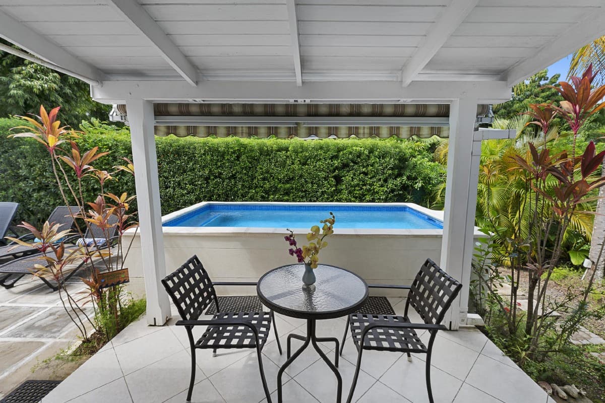 Sunset Crest, Cherry Avenue 82